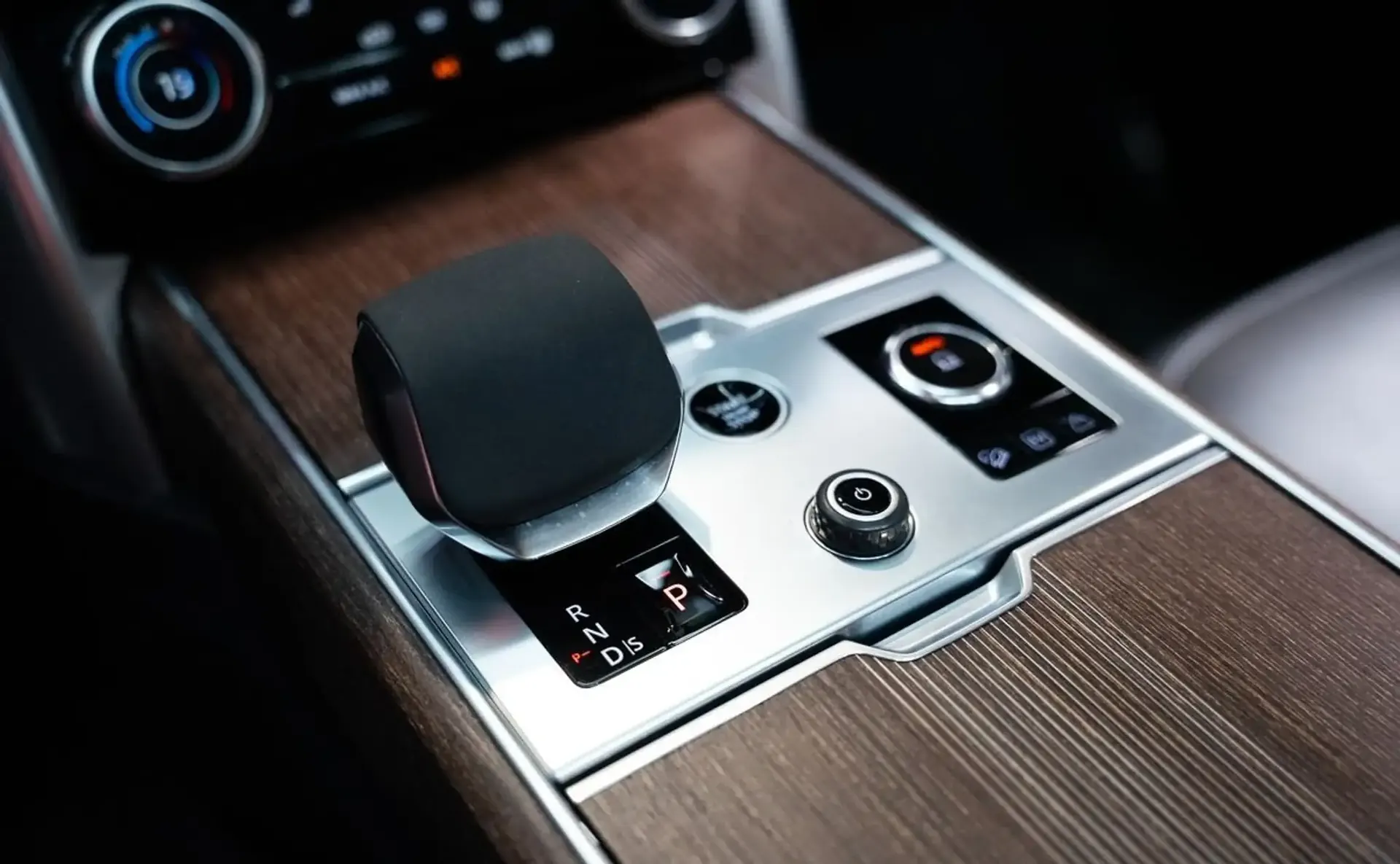 Land Rover Range Rover — photo 15