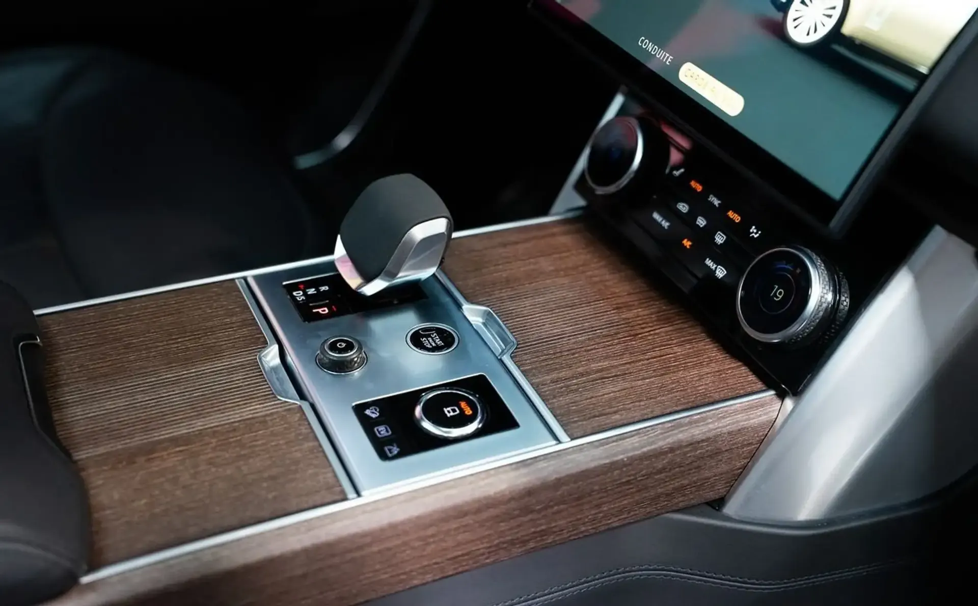 Land Rover Range Rover — photo 12