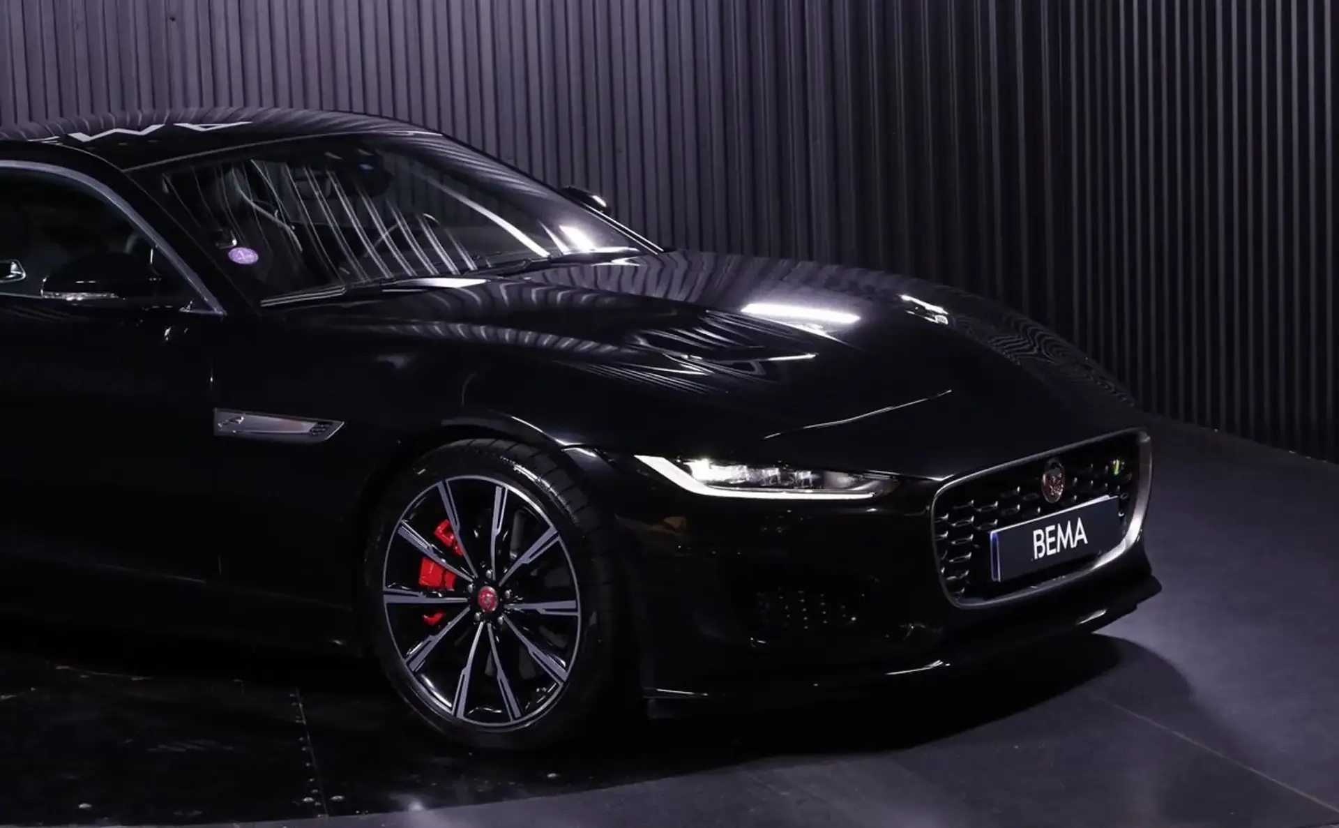 Jaguar F-Type — photo 14
