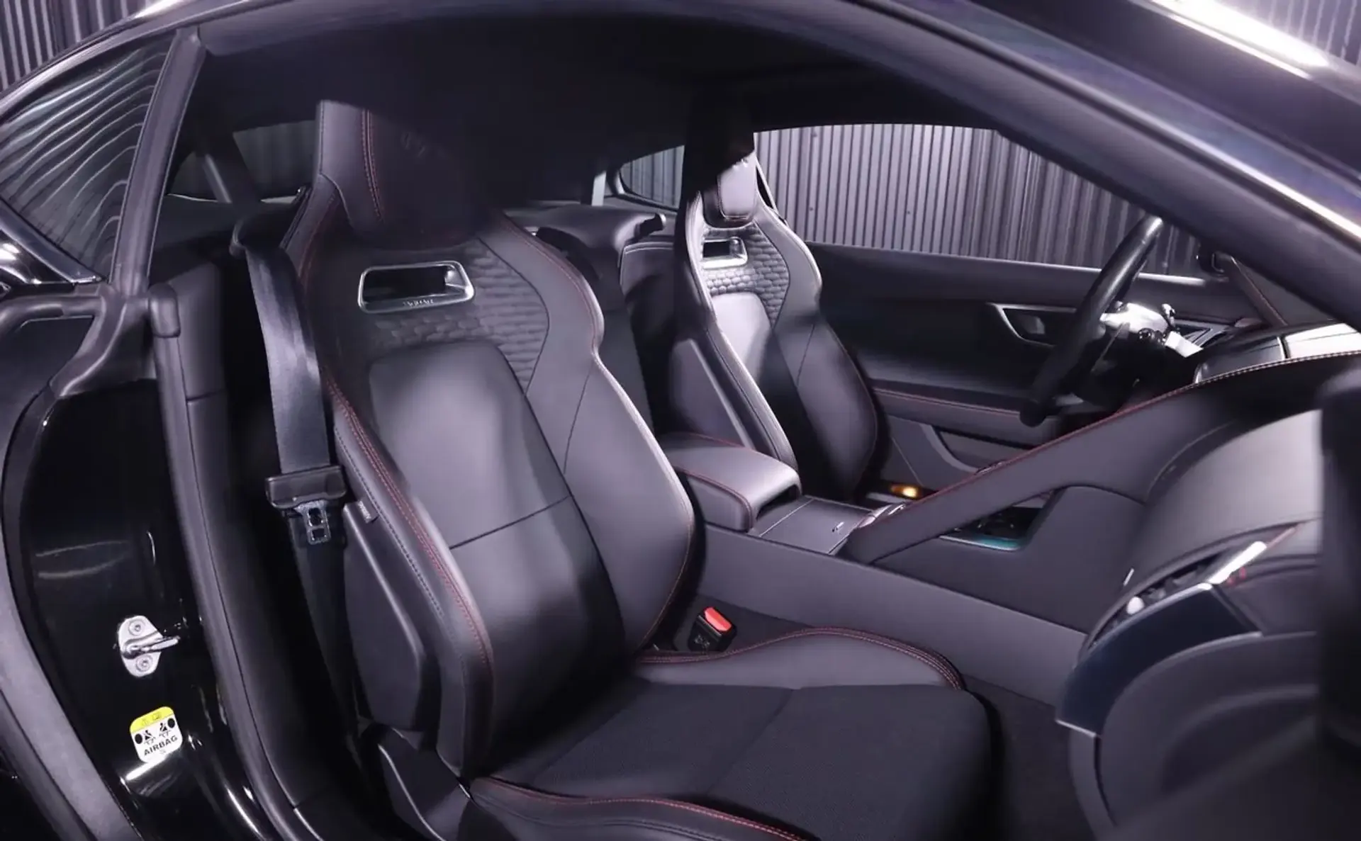 Jaguar F-Type — photo 11