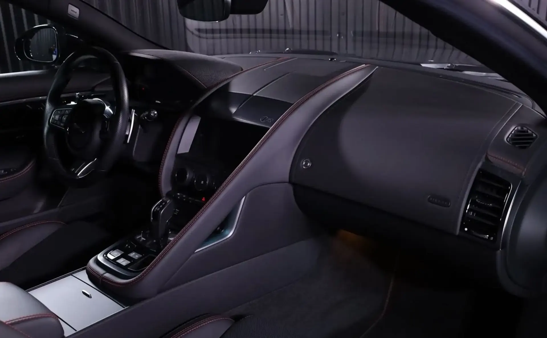 Jaguar F-Type — photo 12