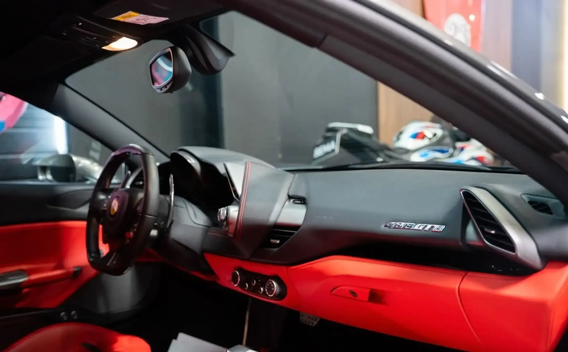 Ferrari 488 — photo 10