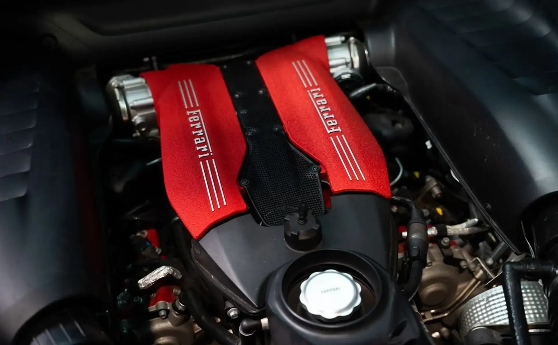 Ferrari 488 — photo 15
