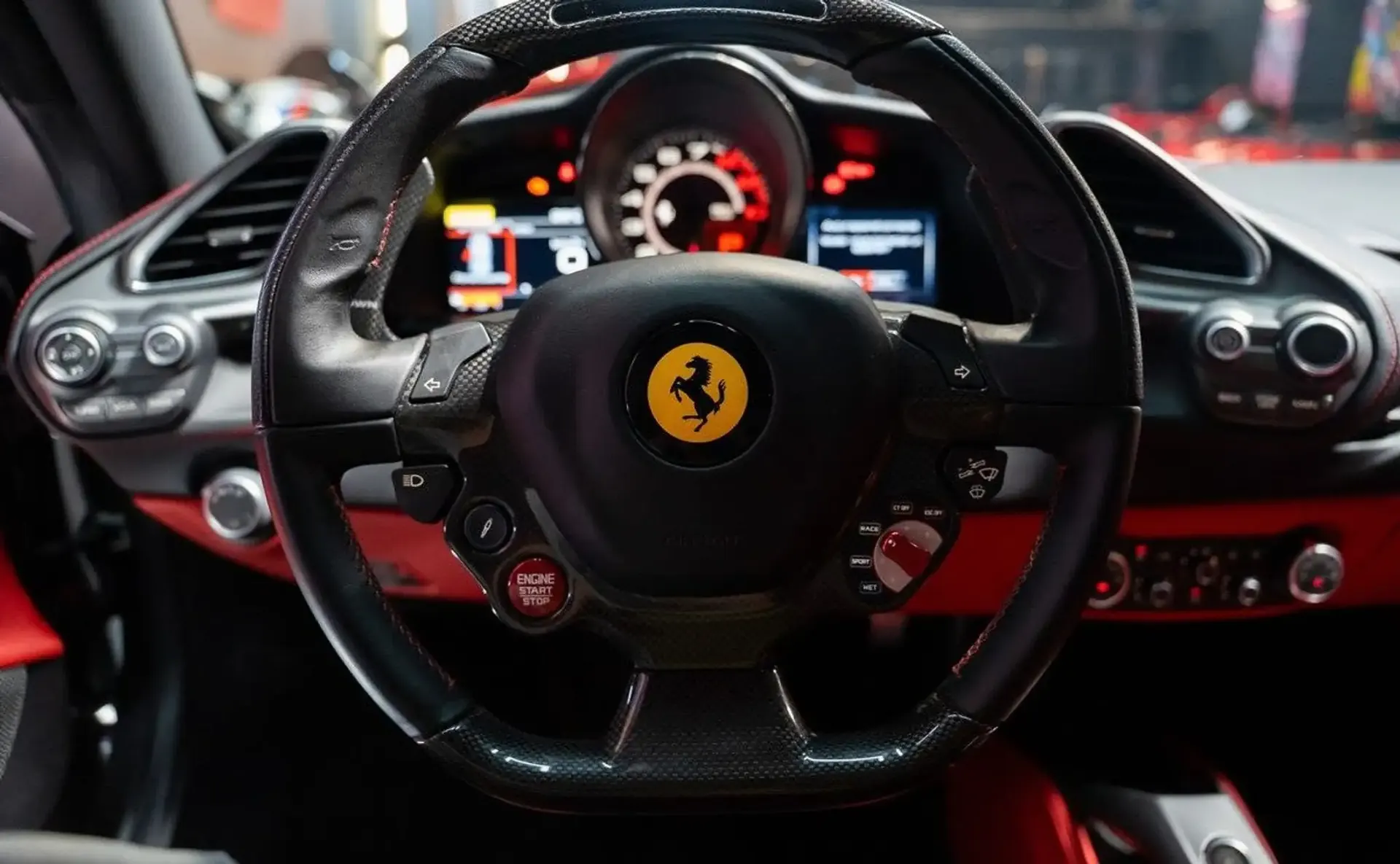Ferrari 488 — photo 11