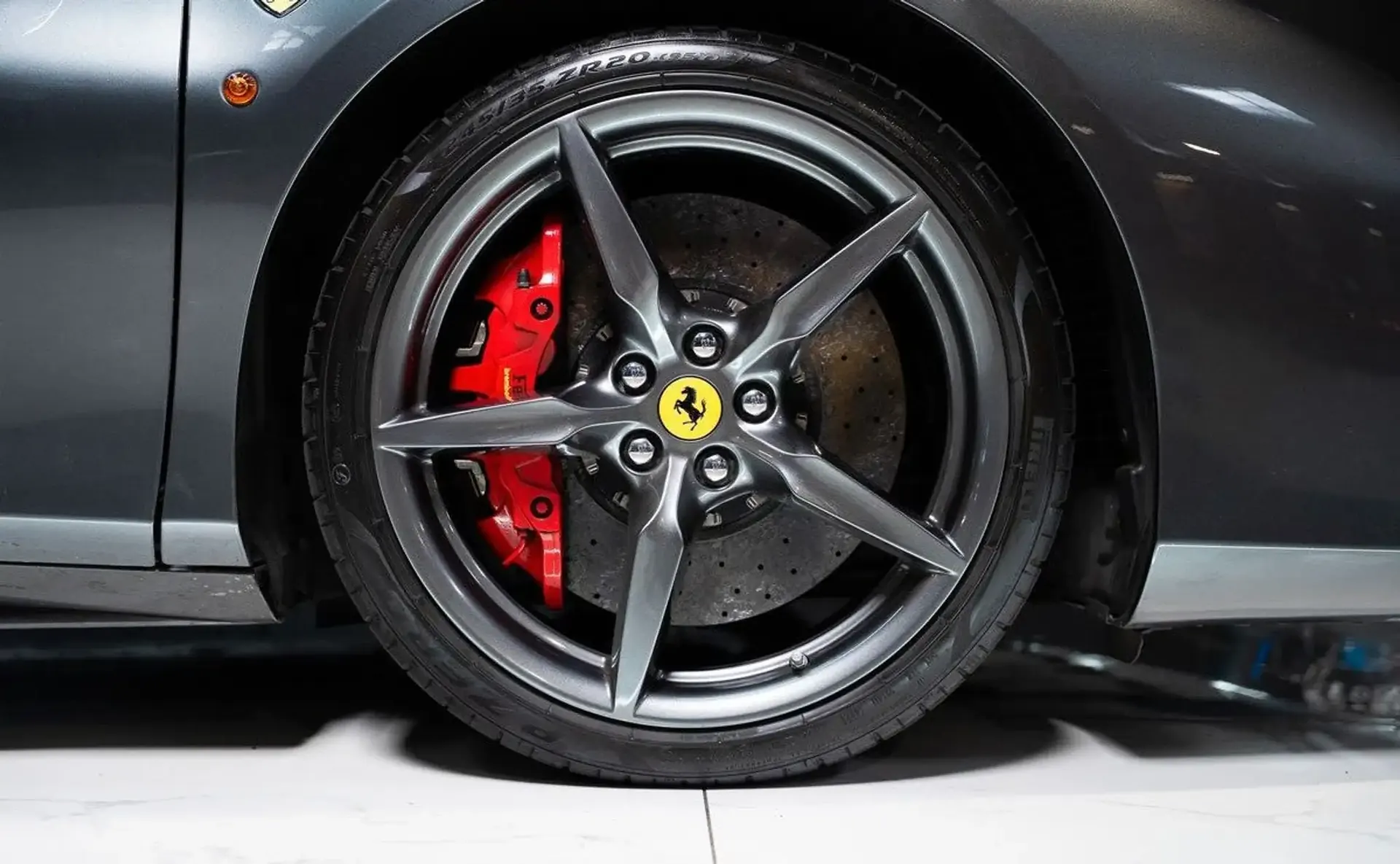 Ferrari 488 — photo 8