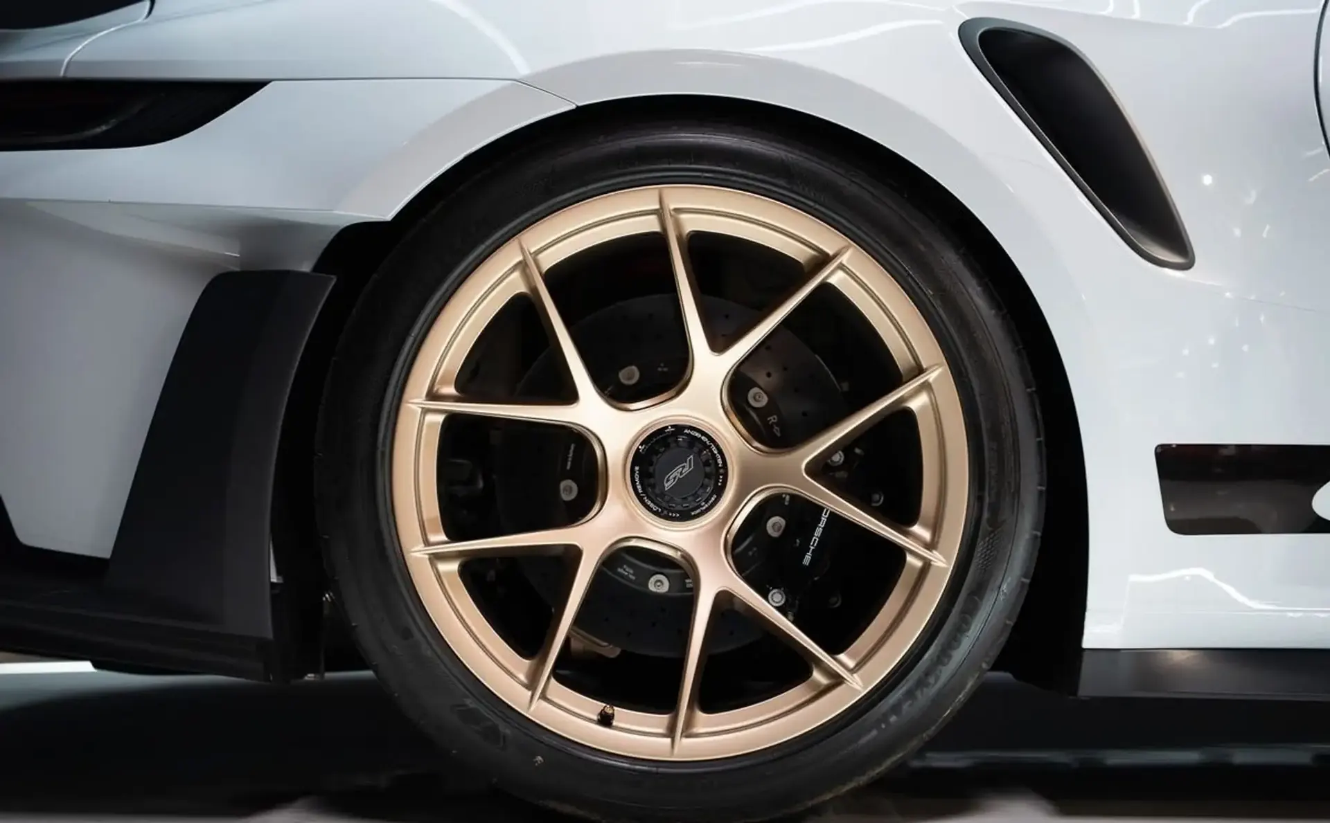 Porsche 992 — photo 9