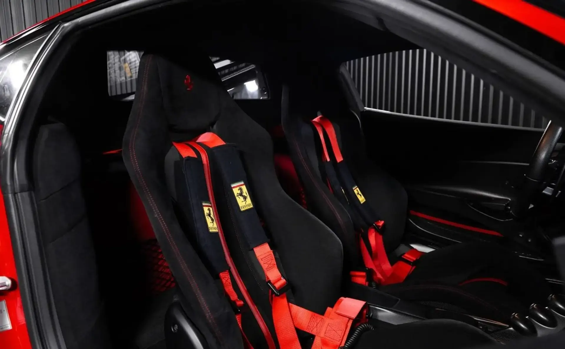 Ferrari 488 — photo 14