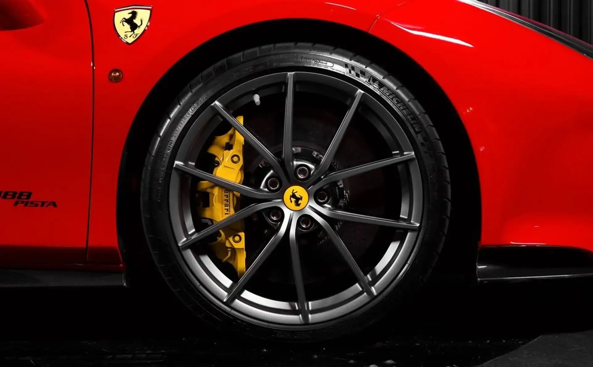 Ferrari 488 — photo 11