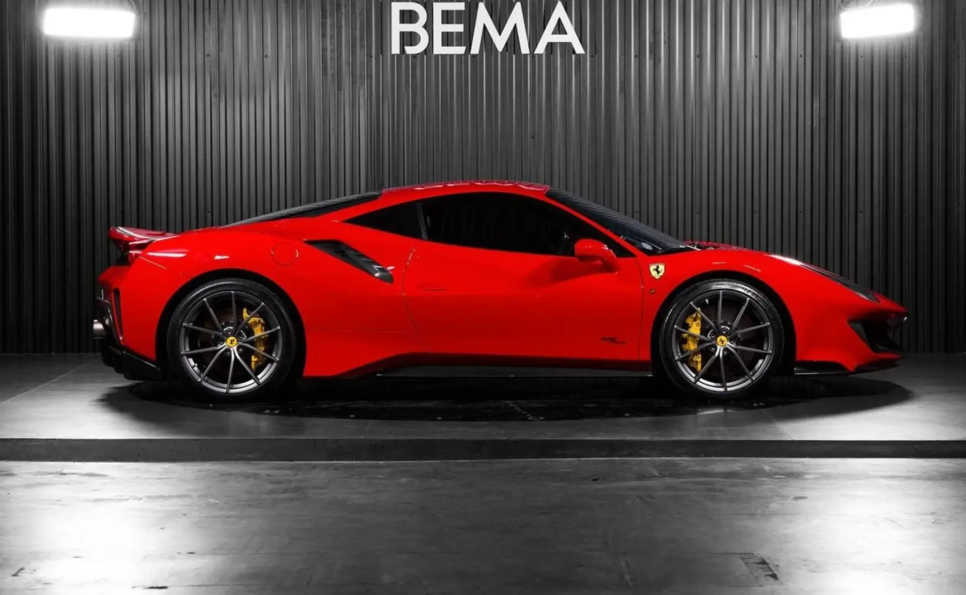 Ferrari 488 — photo 8