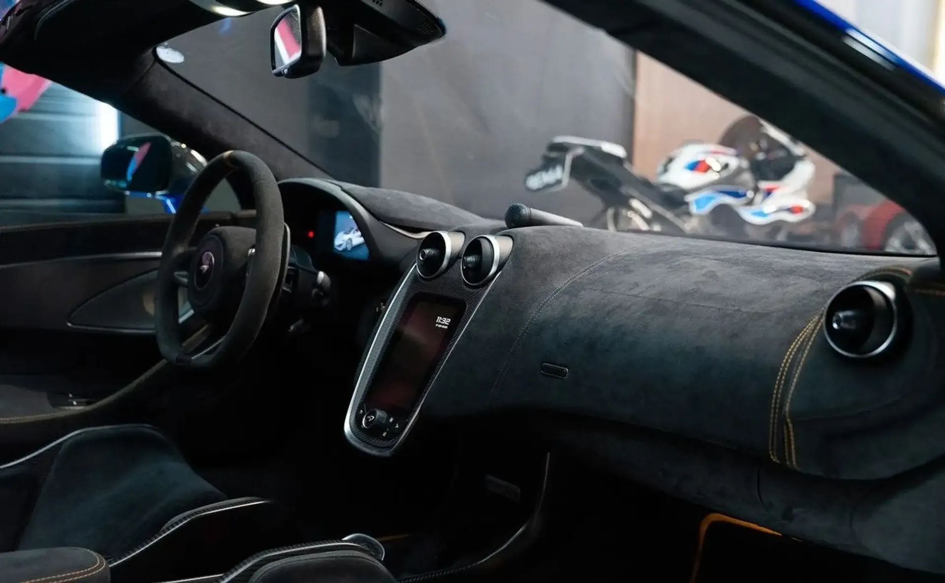 McLaren 600LT — photo 2