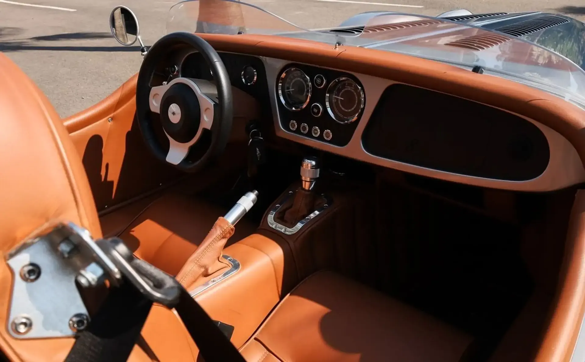 Morgan Plus 8 — photo 9