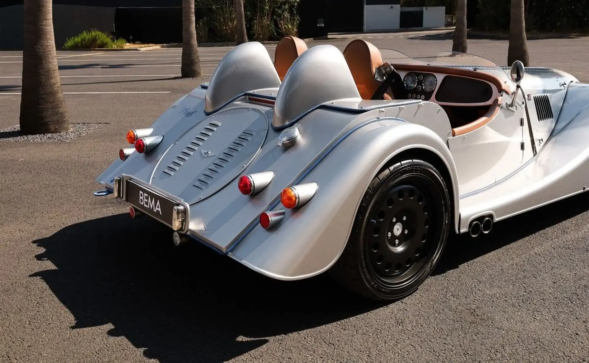 Morgan Plus 8 — photo 12