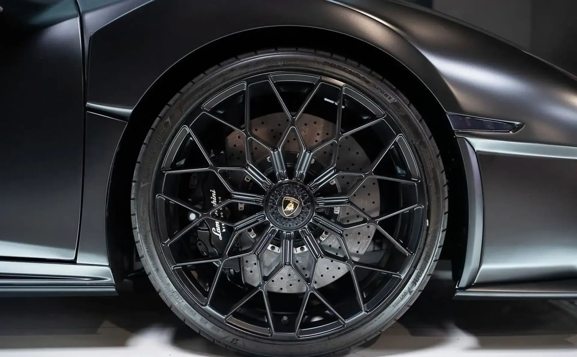 Lamborghini Huracan — photo 10