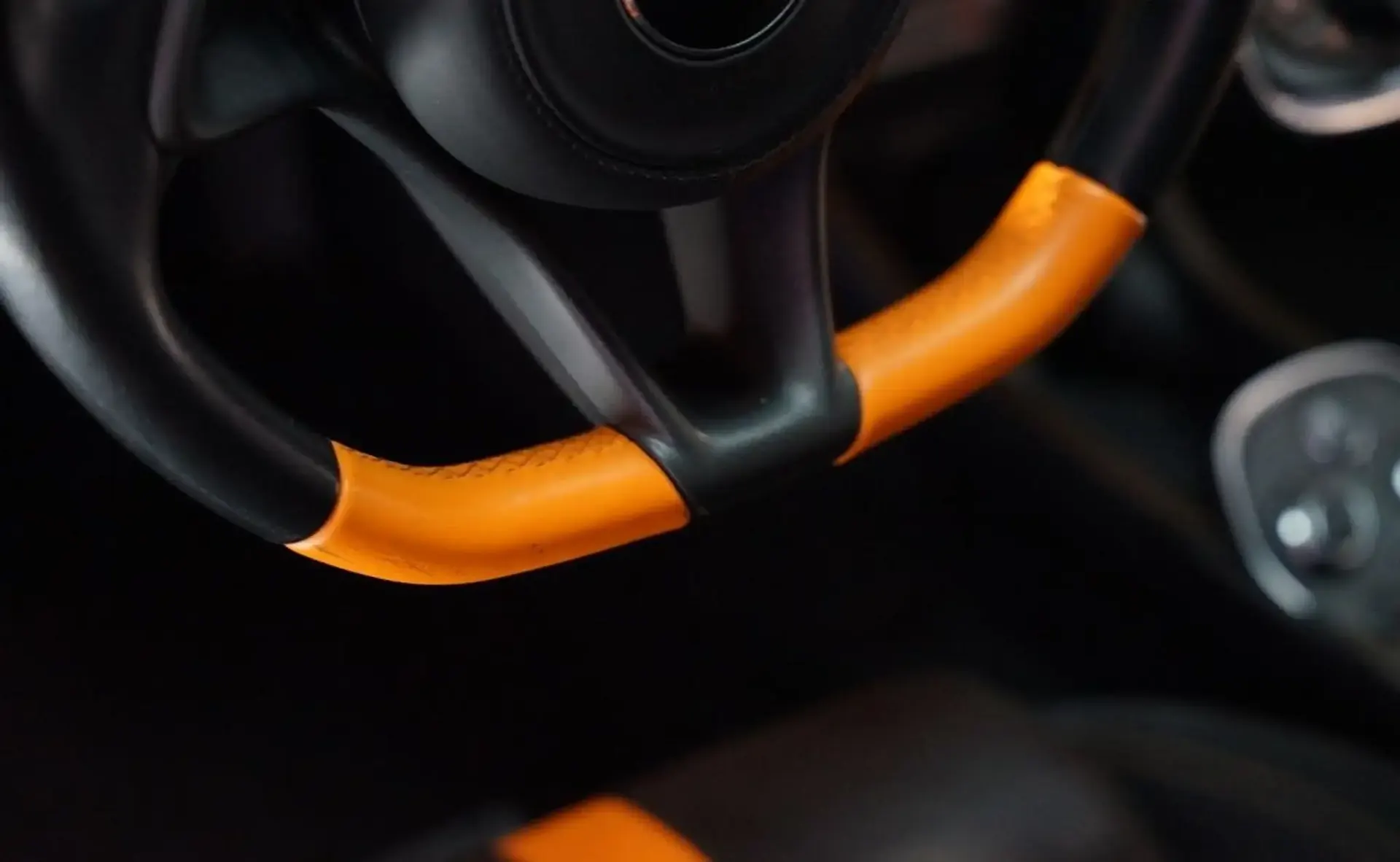 McLaren 570S — photo 14