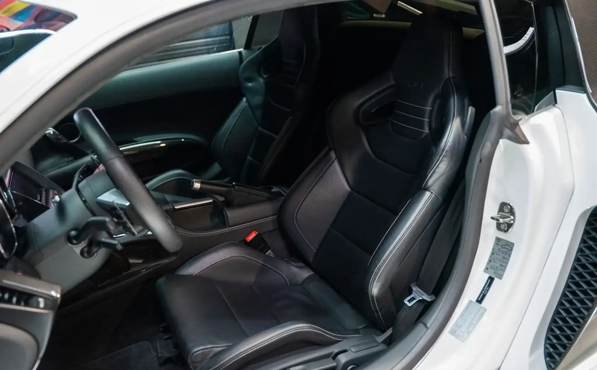 Audi R8 — photo 8