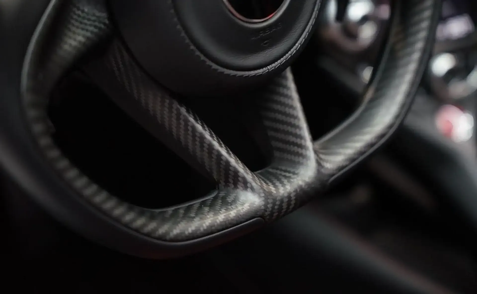 McLaren 720S — photo 9