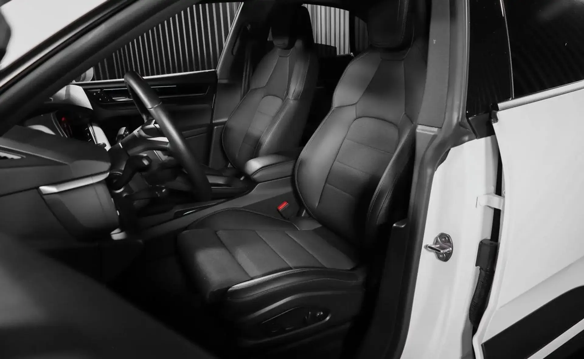 Porsche Macan — photo 4
