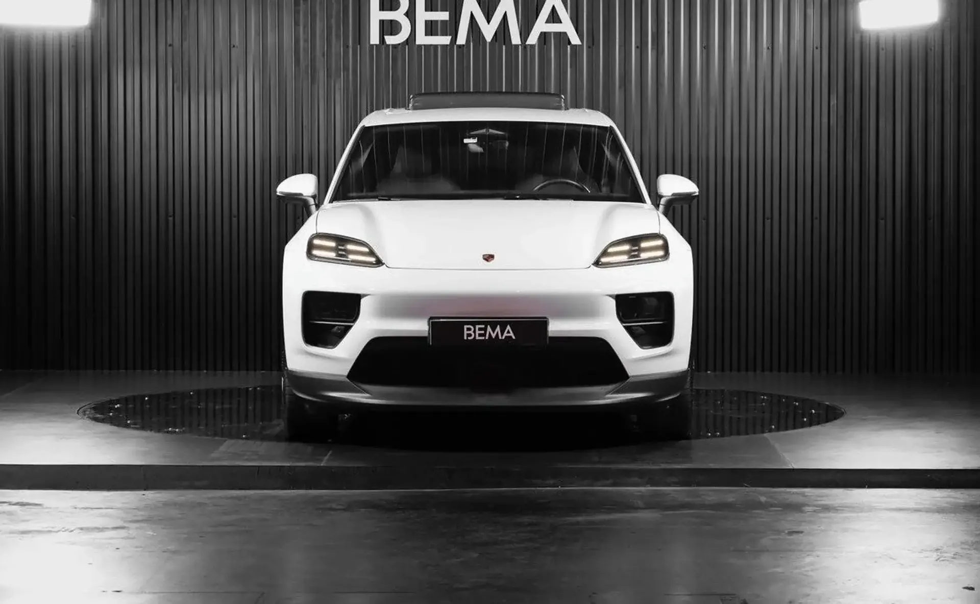 Porsche Macan — photo 3