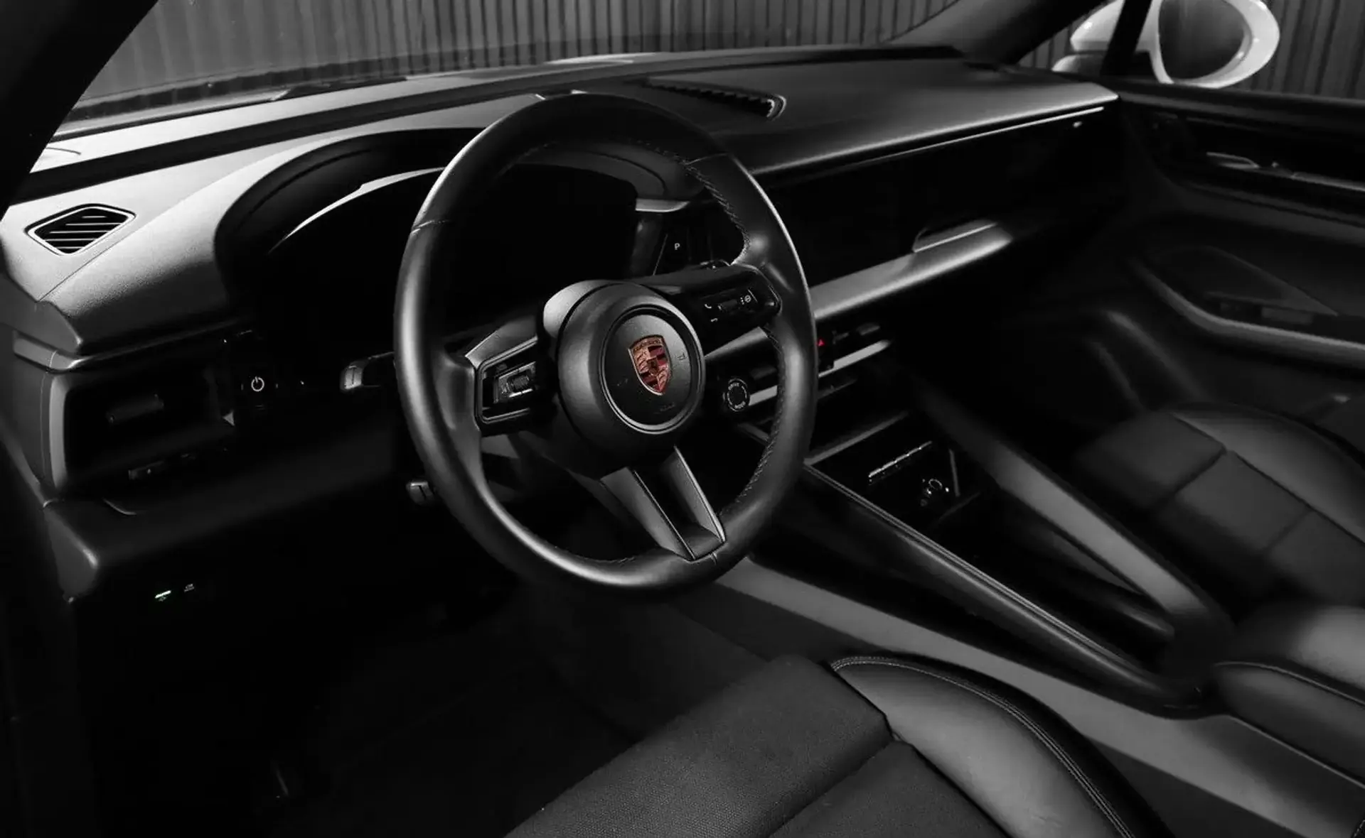 Porsche Macan — photo 2