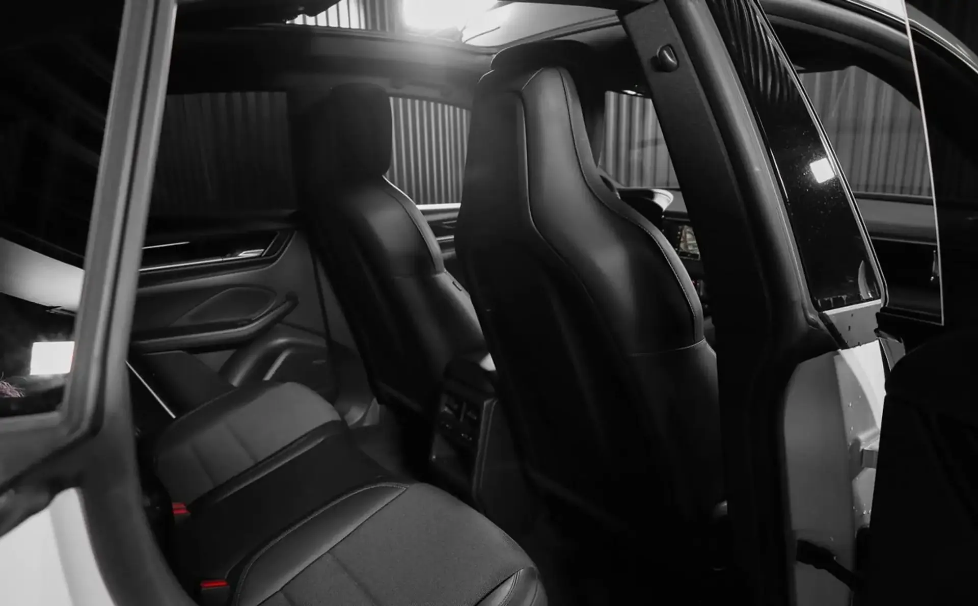 Porsche Macan — photo 13