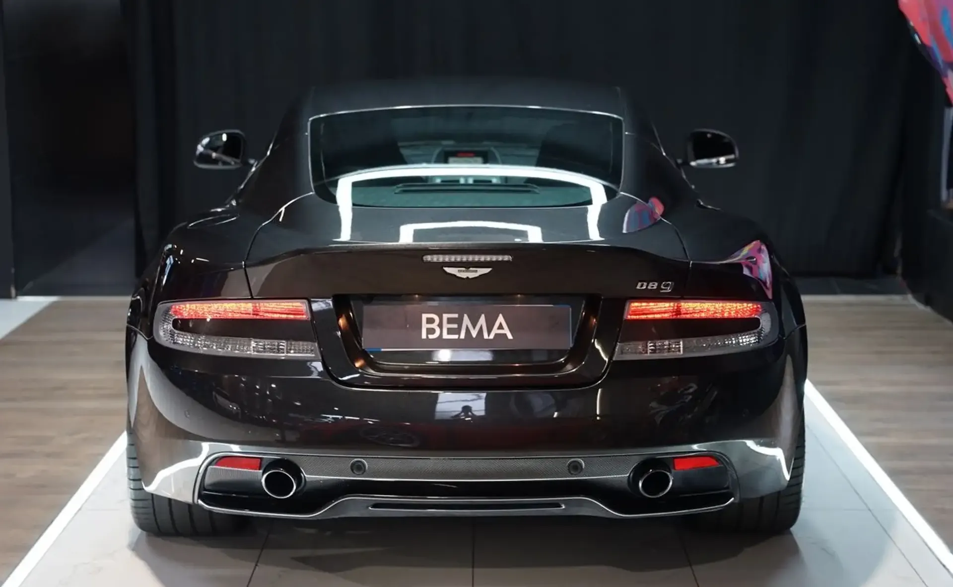Aston Martin DB9 — photo 13