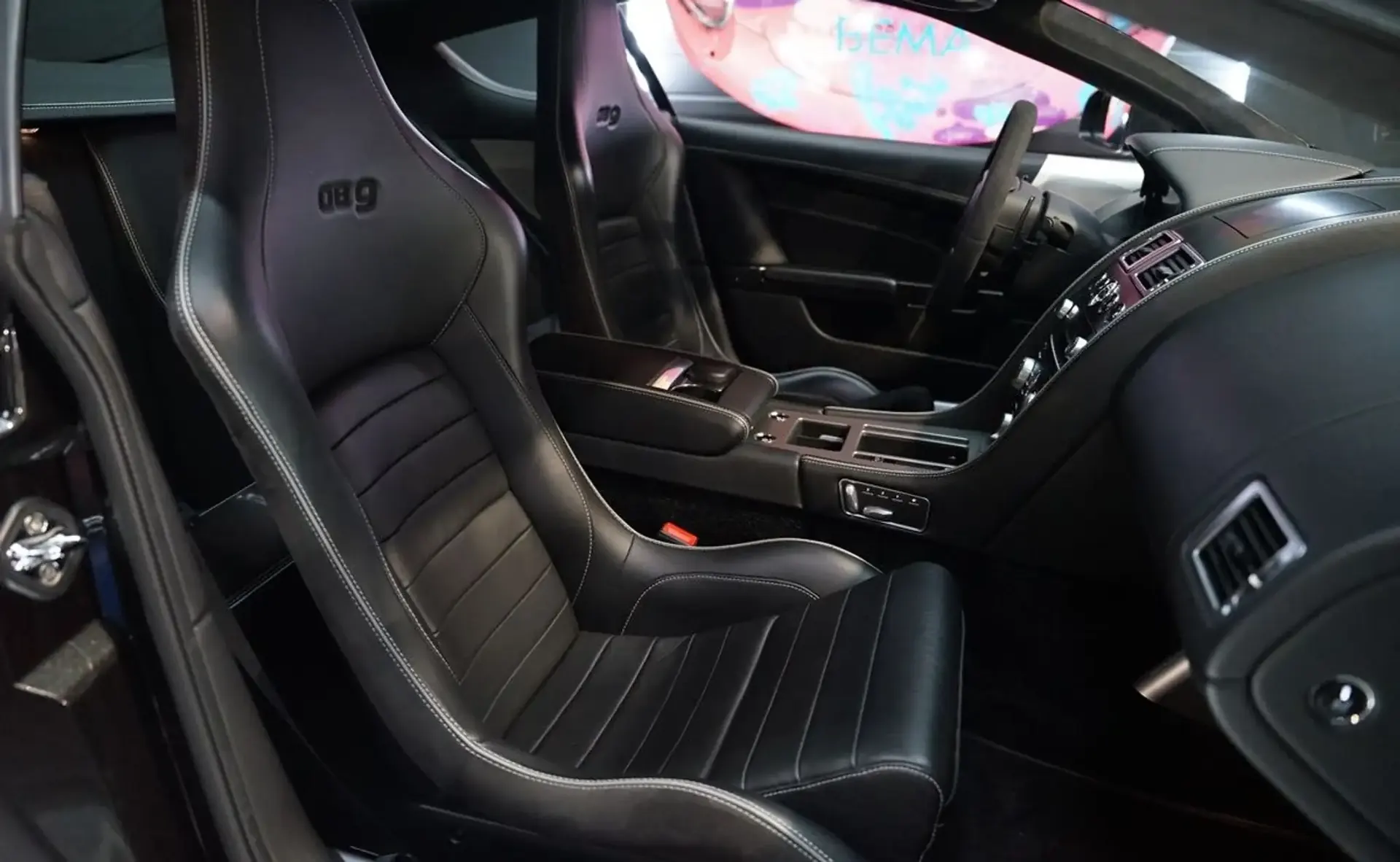 Aston Martin DB9 — photo 11