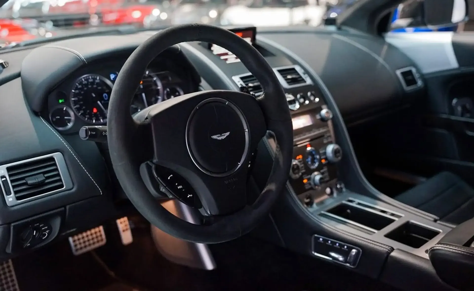 Aston Martin DB9 — photo 2