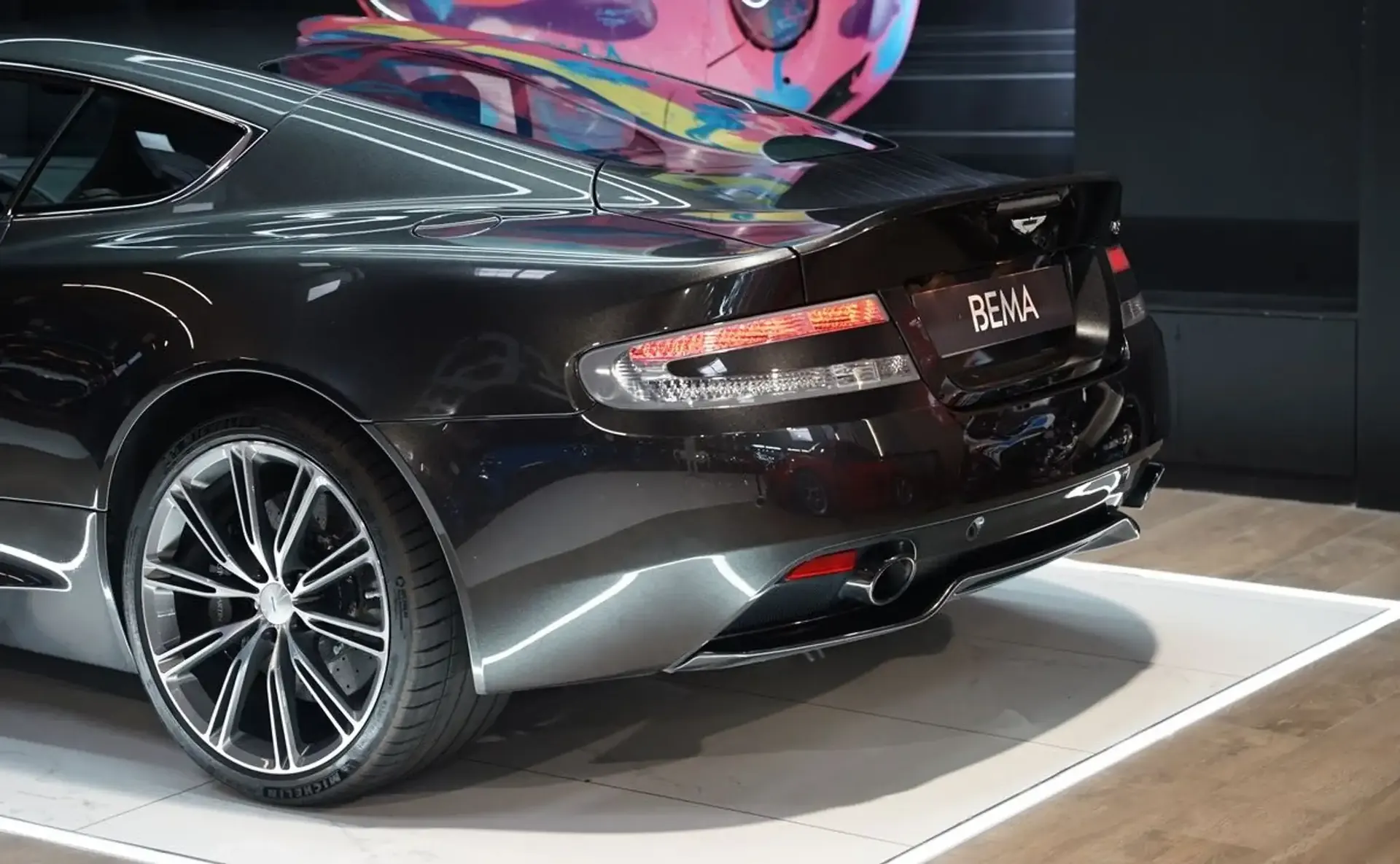 Aston Martin DB9 — photo 12