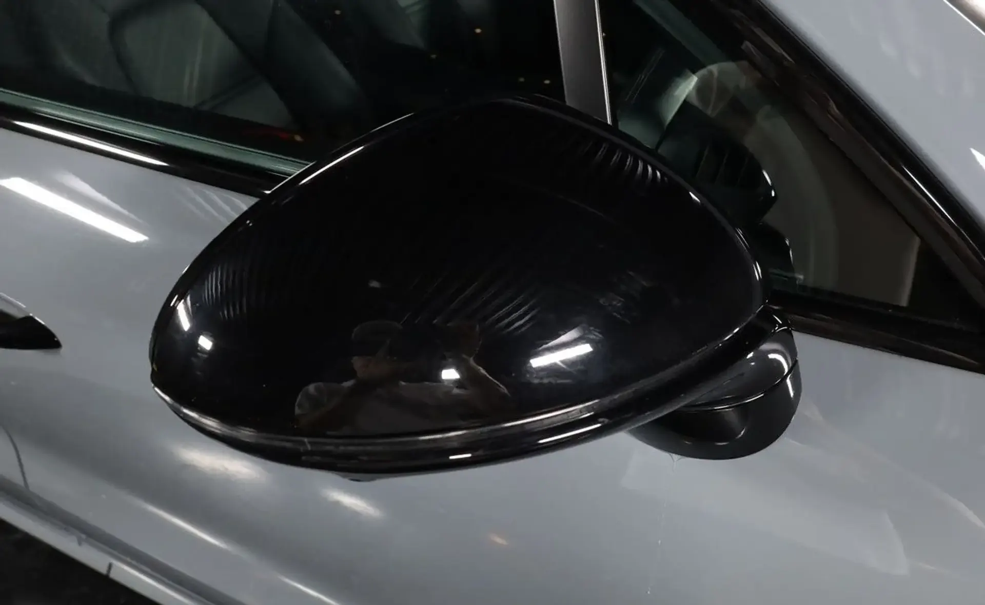Porsche Cayenne — photo 12