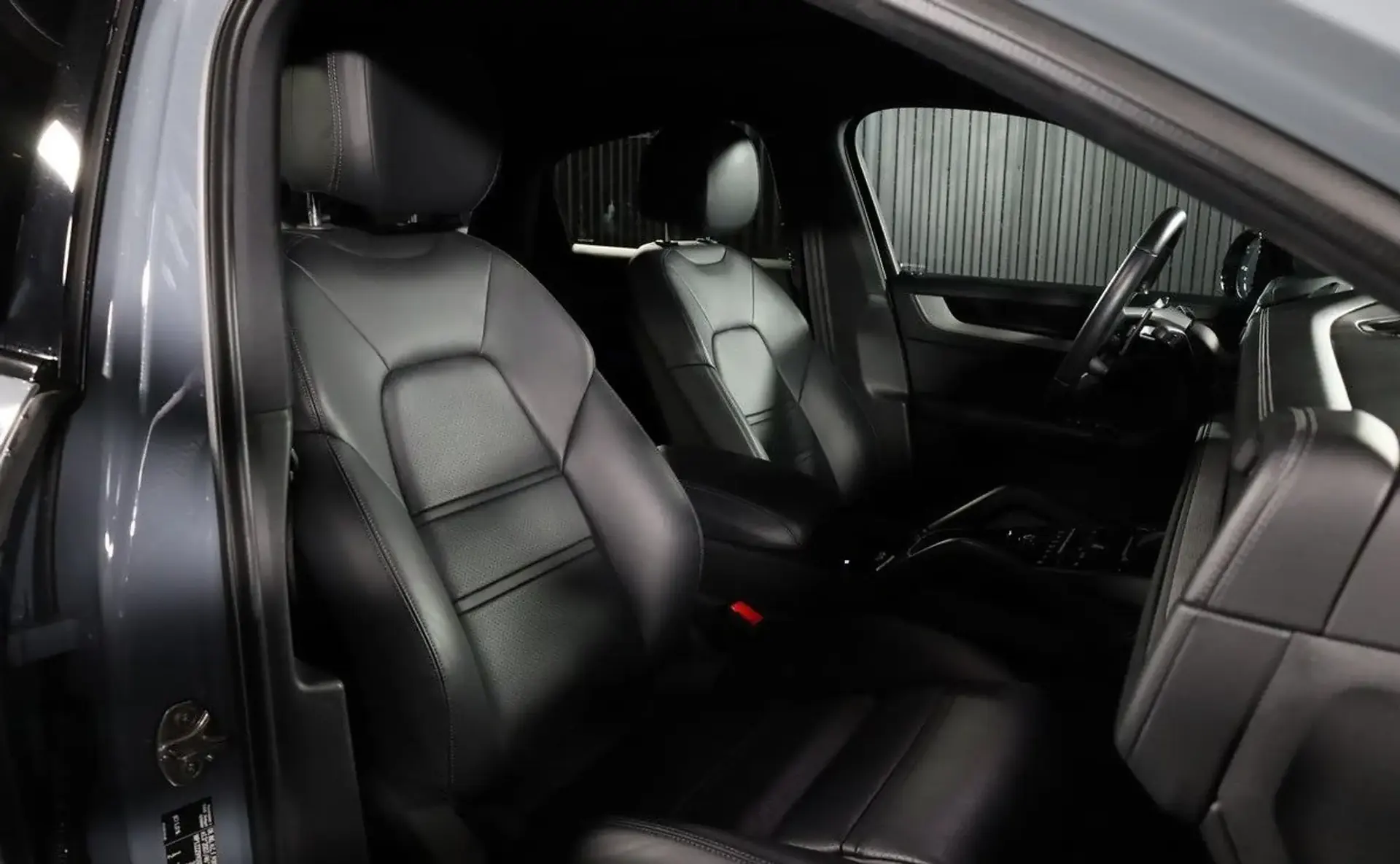 Porsche Cayenne — photo 8