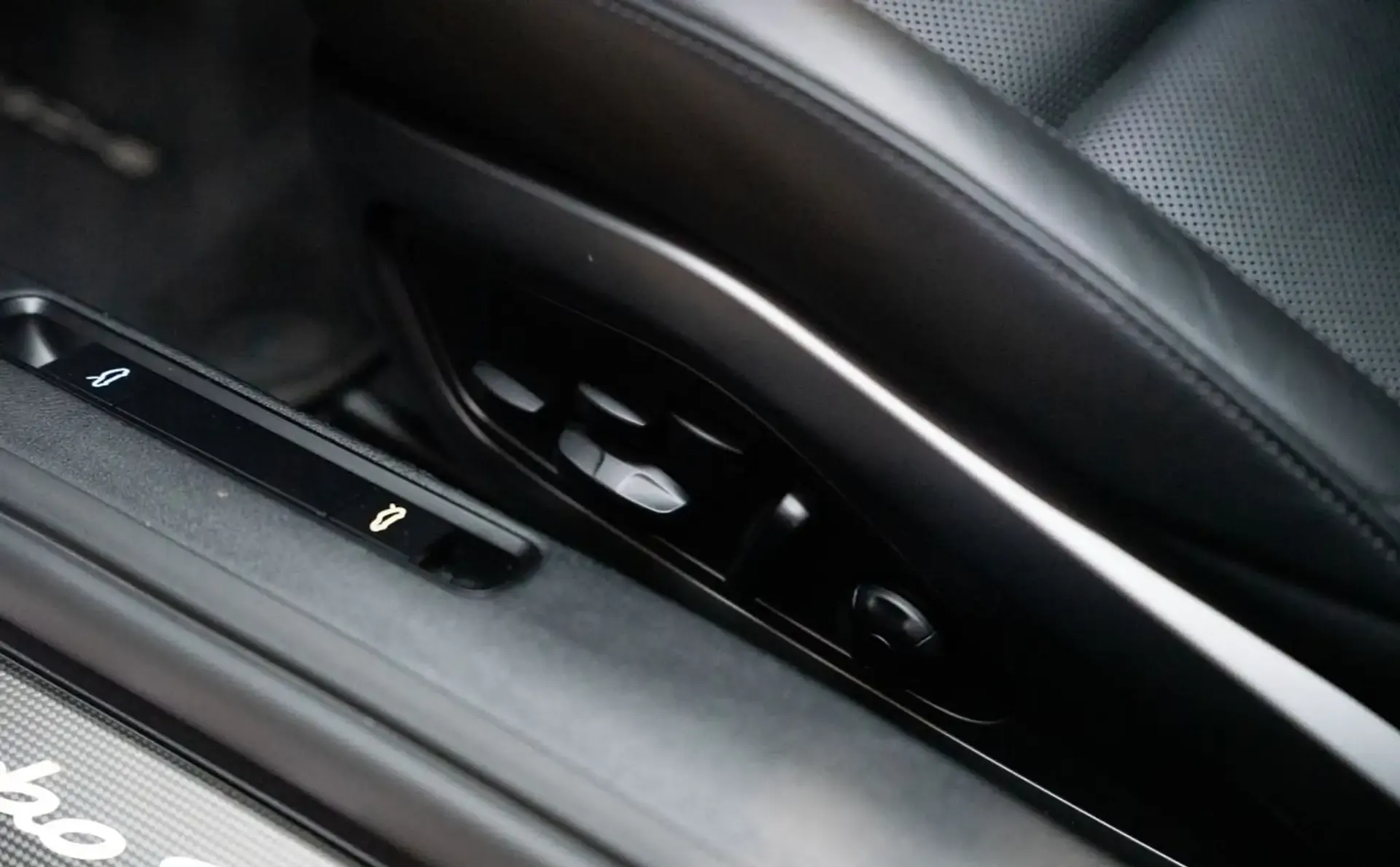 Porsche 992 — photo 10