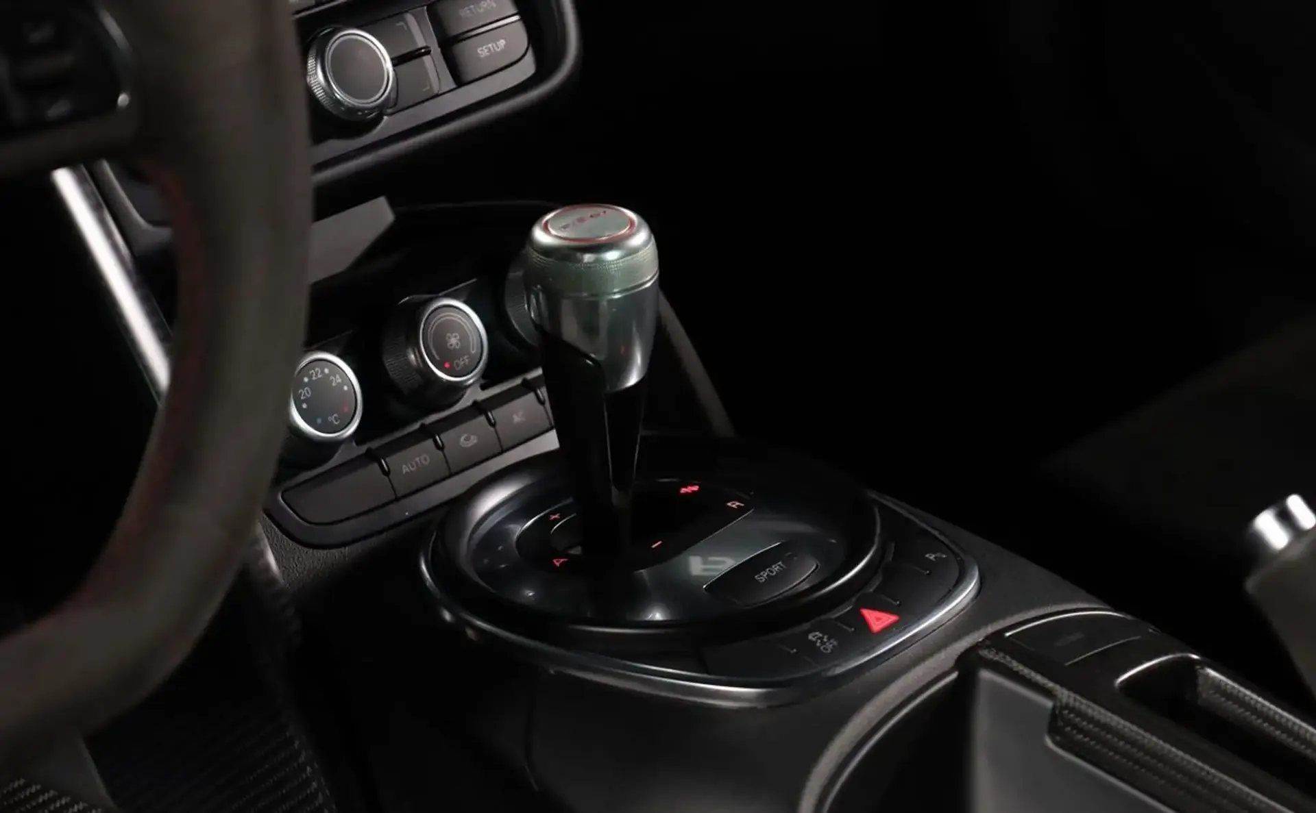 Audi R8 — photo 8
