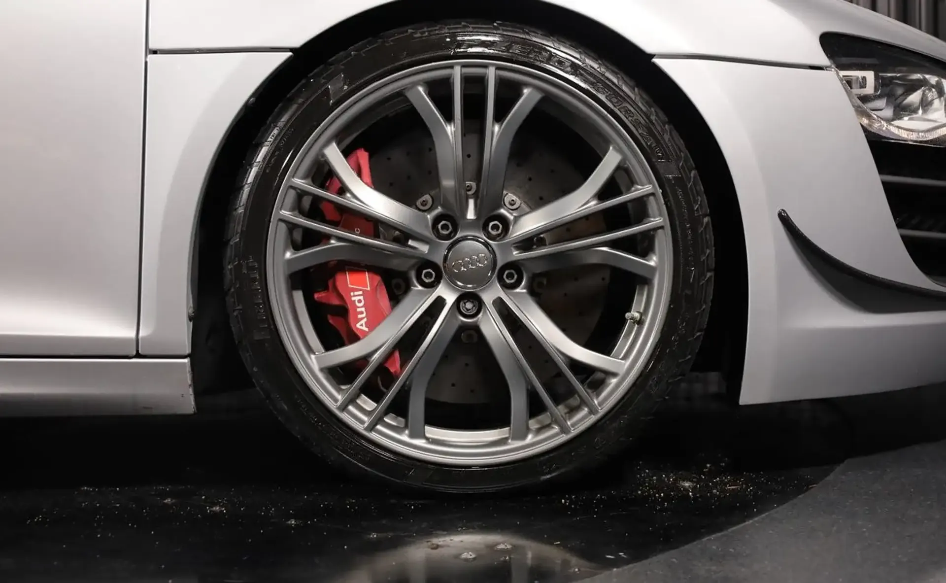 Audi R8 — photo 7