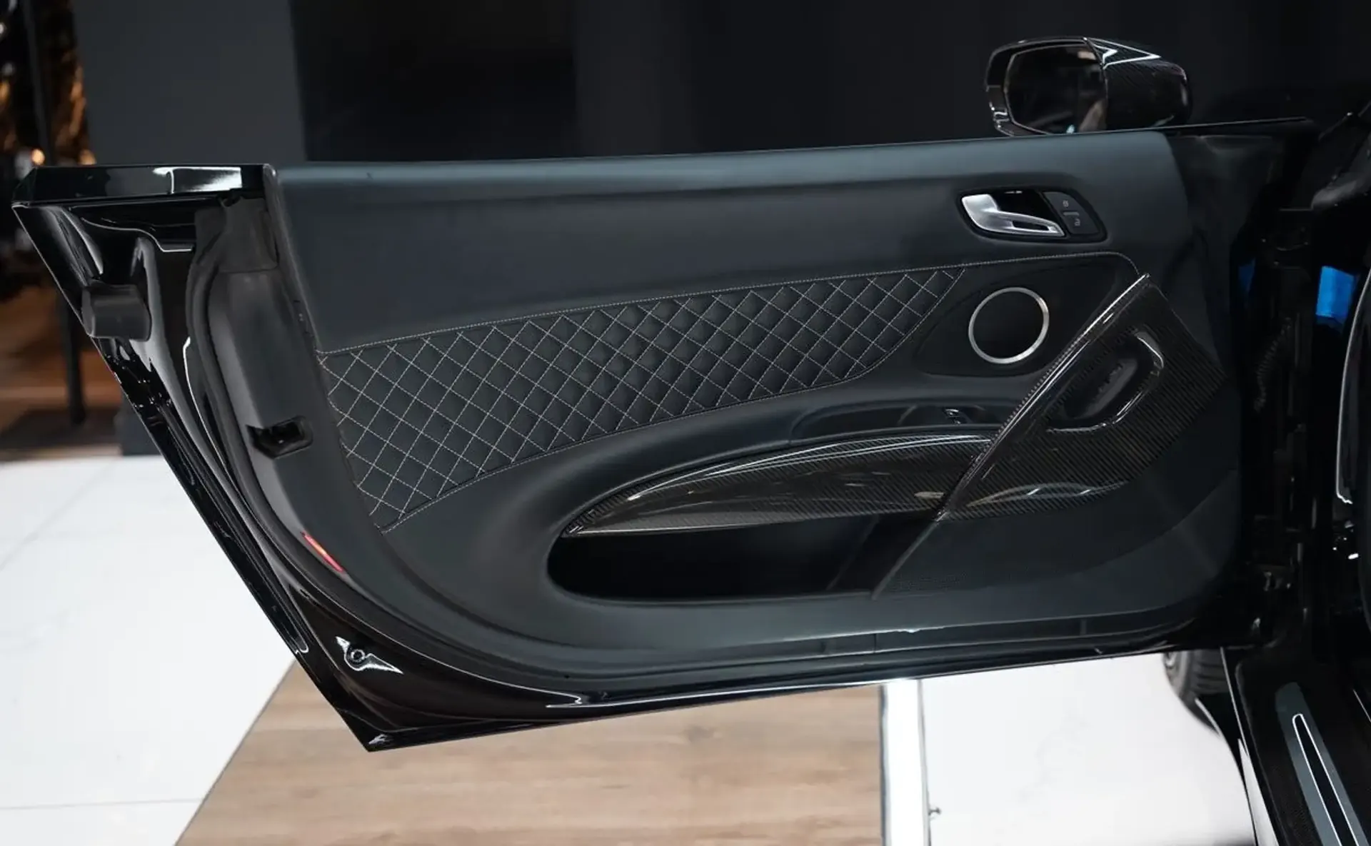 Audi R8 — photo 10