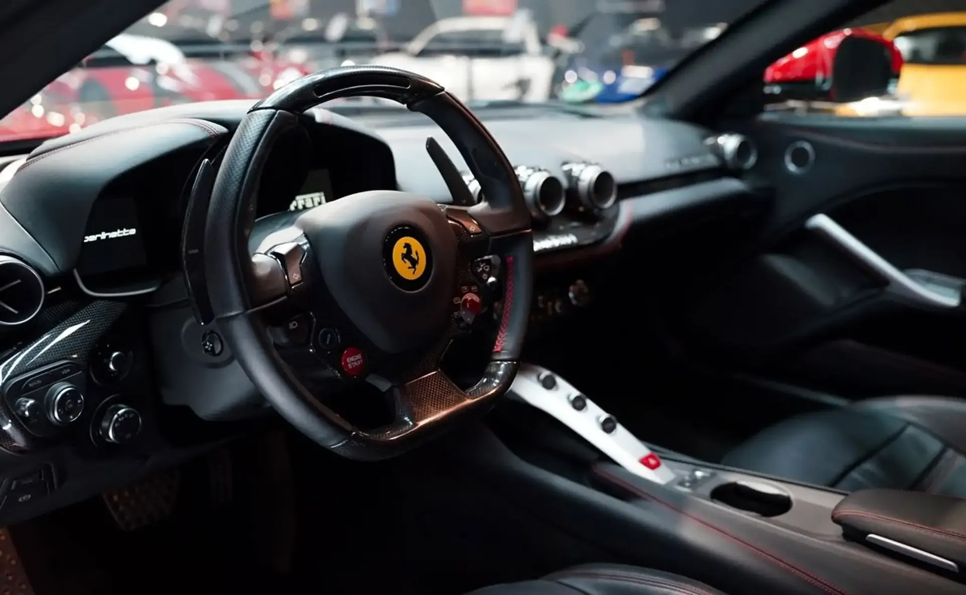 Ferrari F12 — photo 4