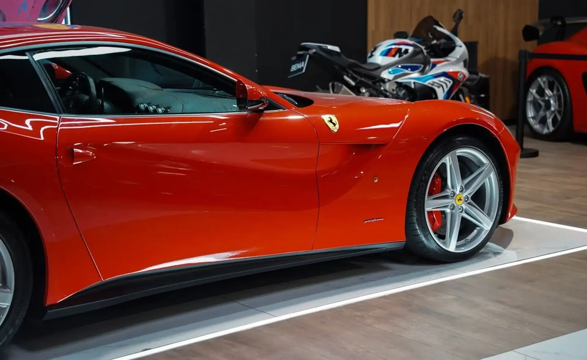 Ferrari F12 — photo 10