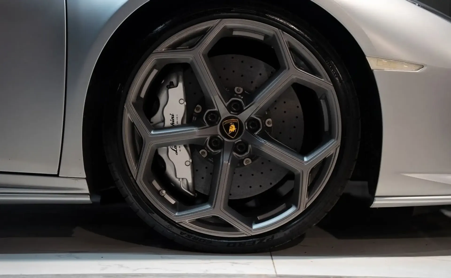 Lamborghini Huracan — photo 15