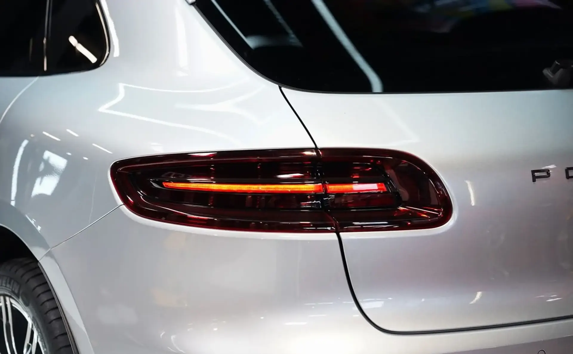 Porsche Macan — photo 13