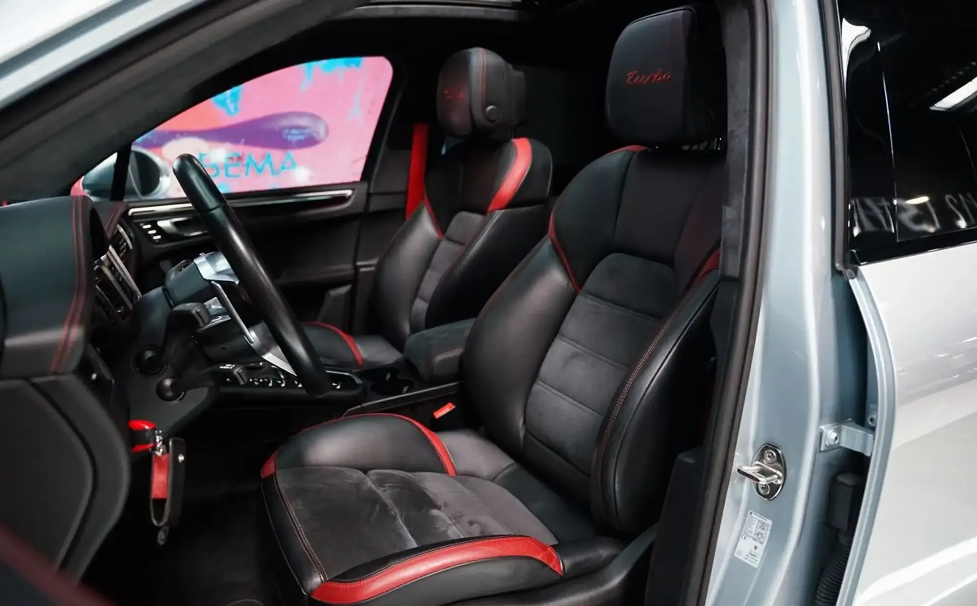 Porsche Macan — photo 12