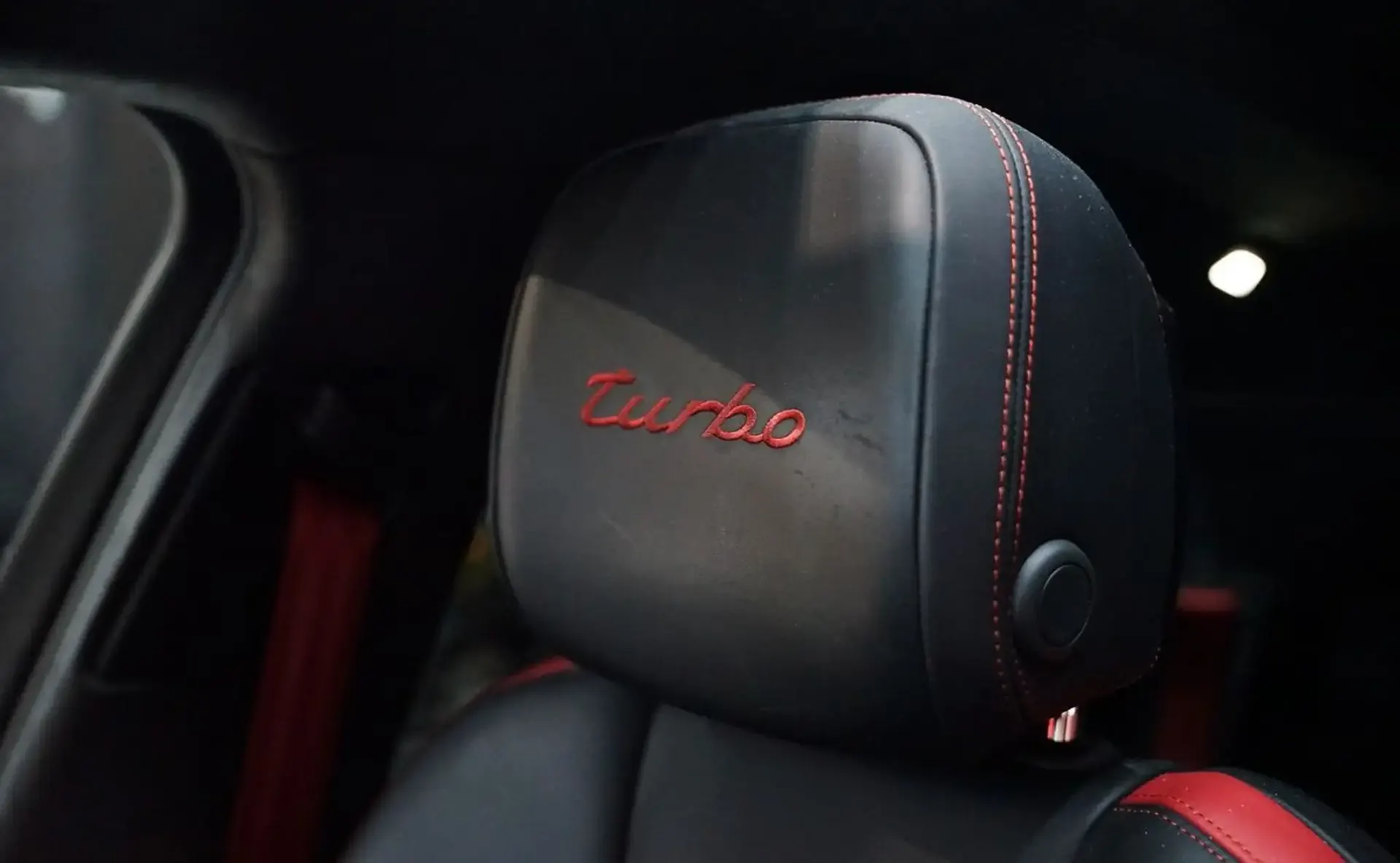 Porsche Macan — photo 10