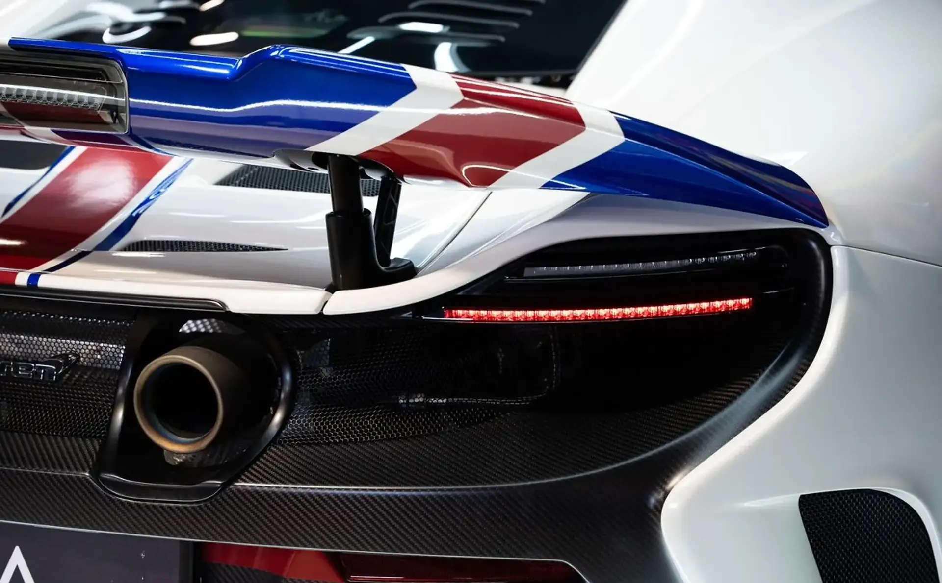 McLaren 675LT — photo 9