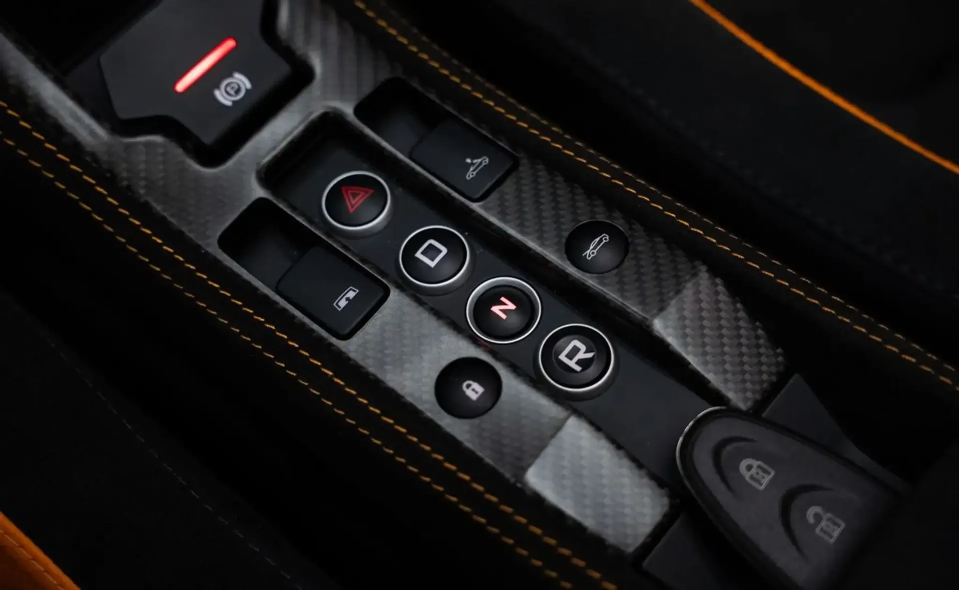 McLaren 675LT — photo 15