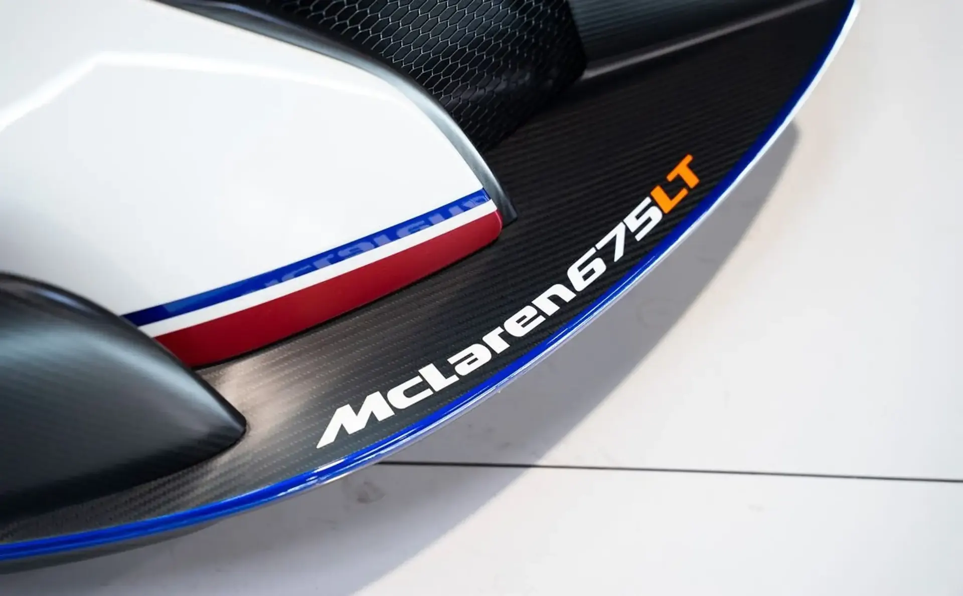 McLaren 675LT — photo 10