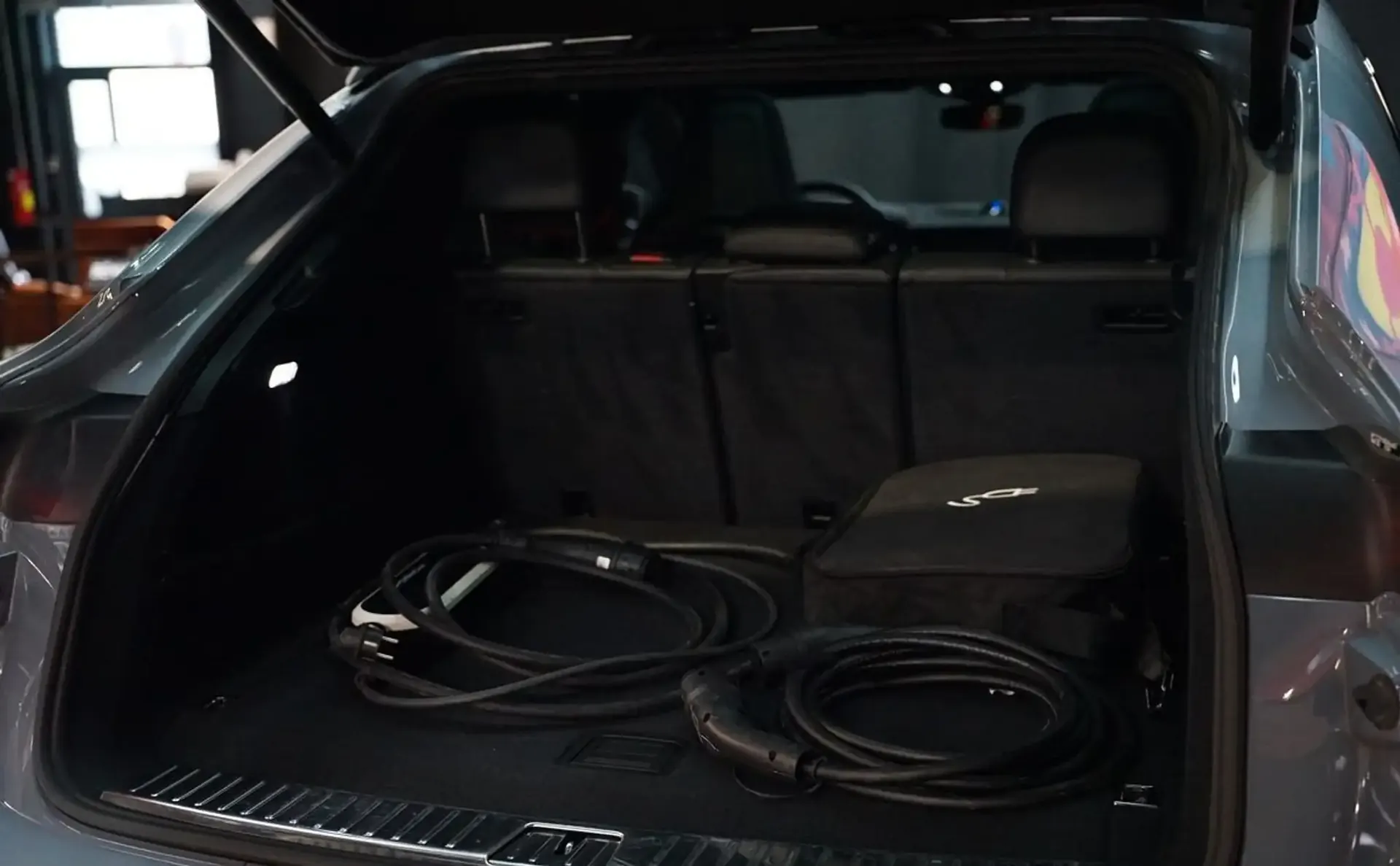 Porsche Cayenne — photo 12