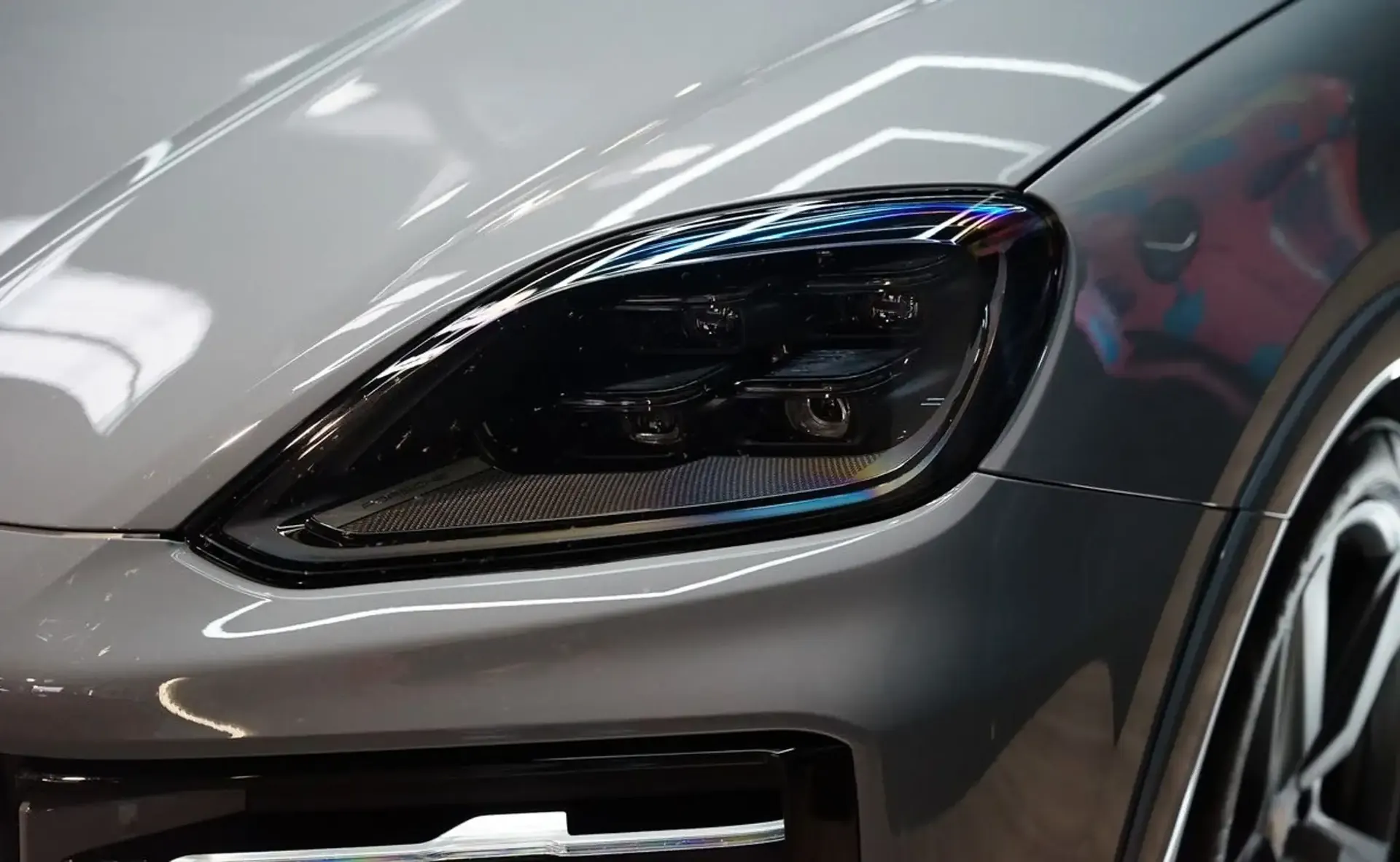 Porsche Cayenne — photo 10