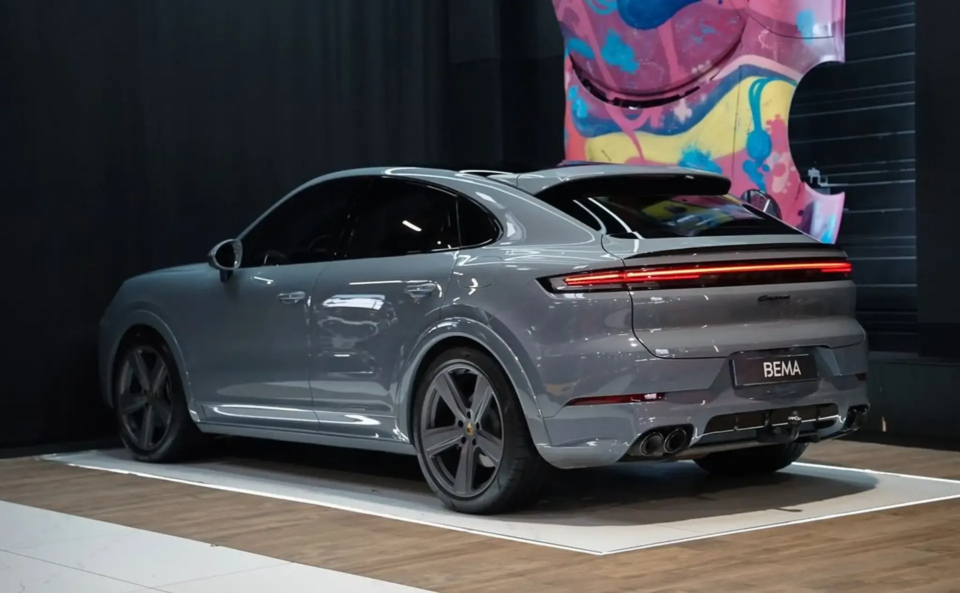 Porsche Cayenne — photo 4
