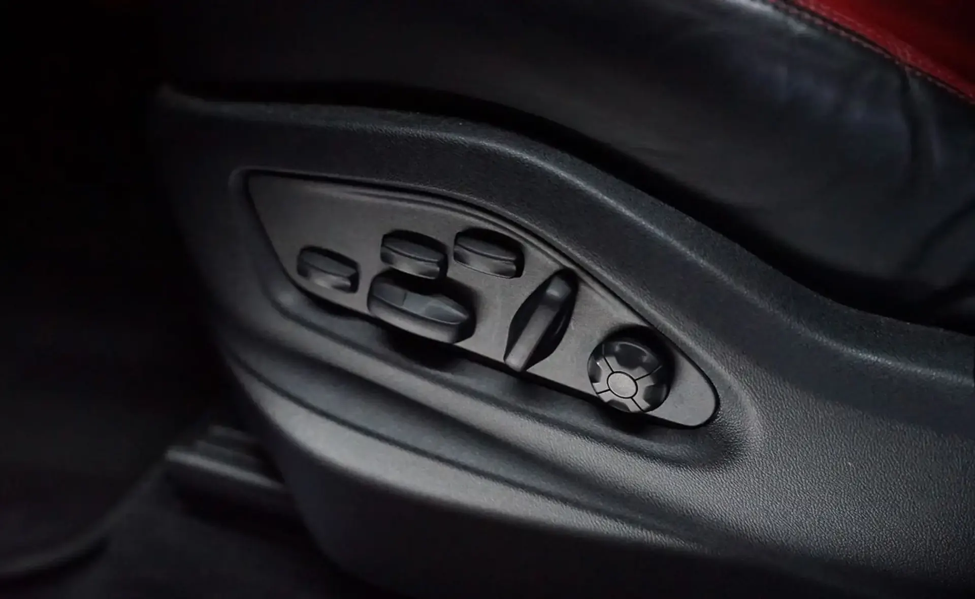 Porsche Cayenne — photo 8
