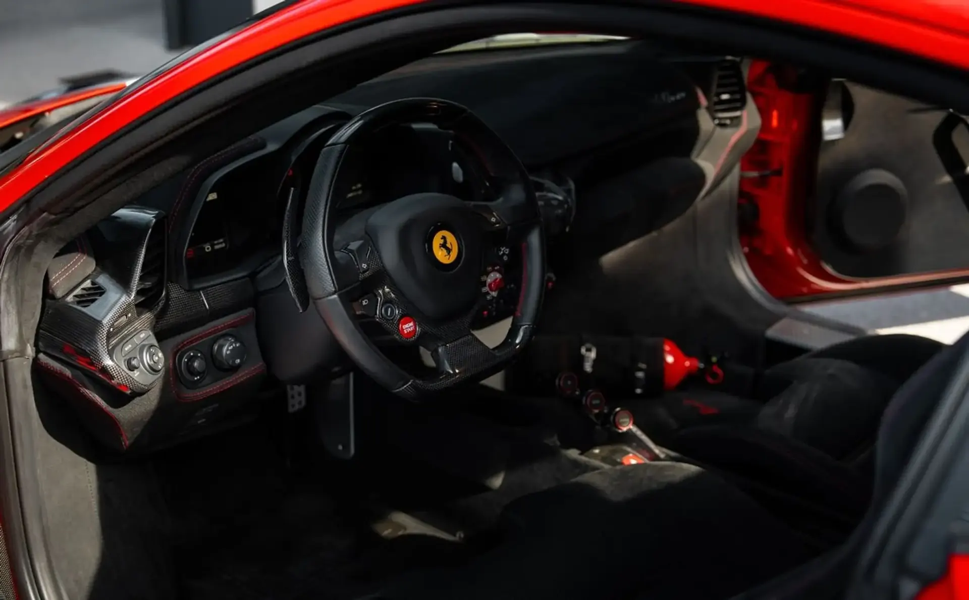 Ferrari 458 — photo 8