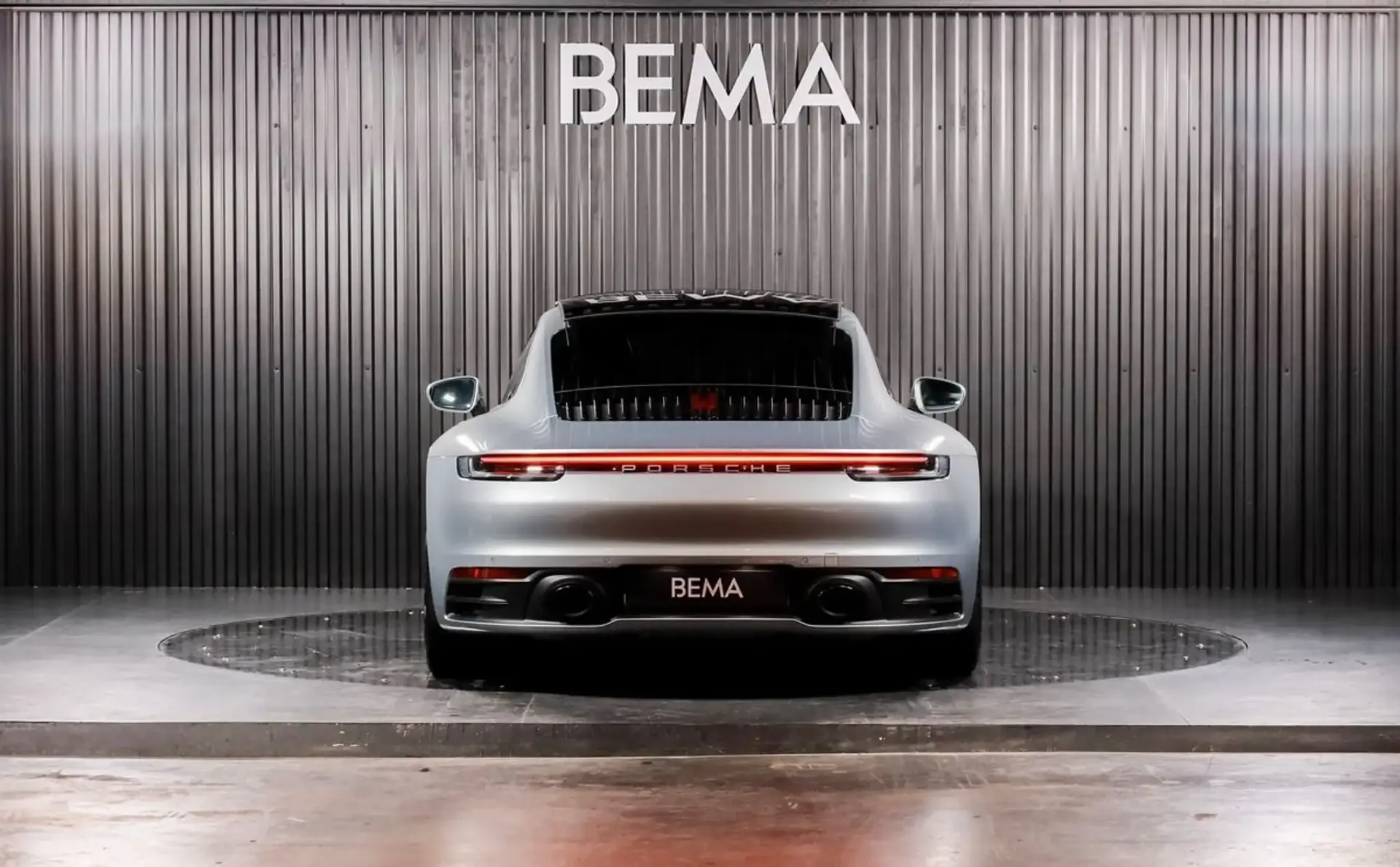 Porsche 992 — photo 6