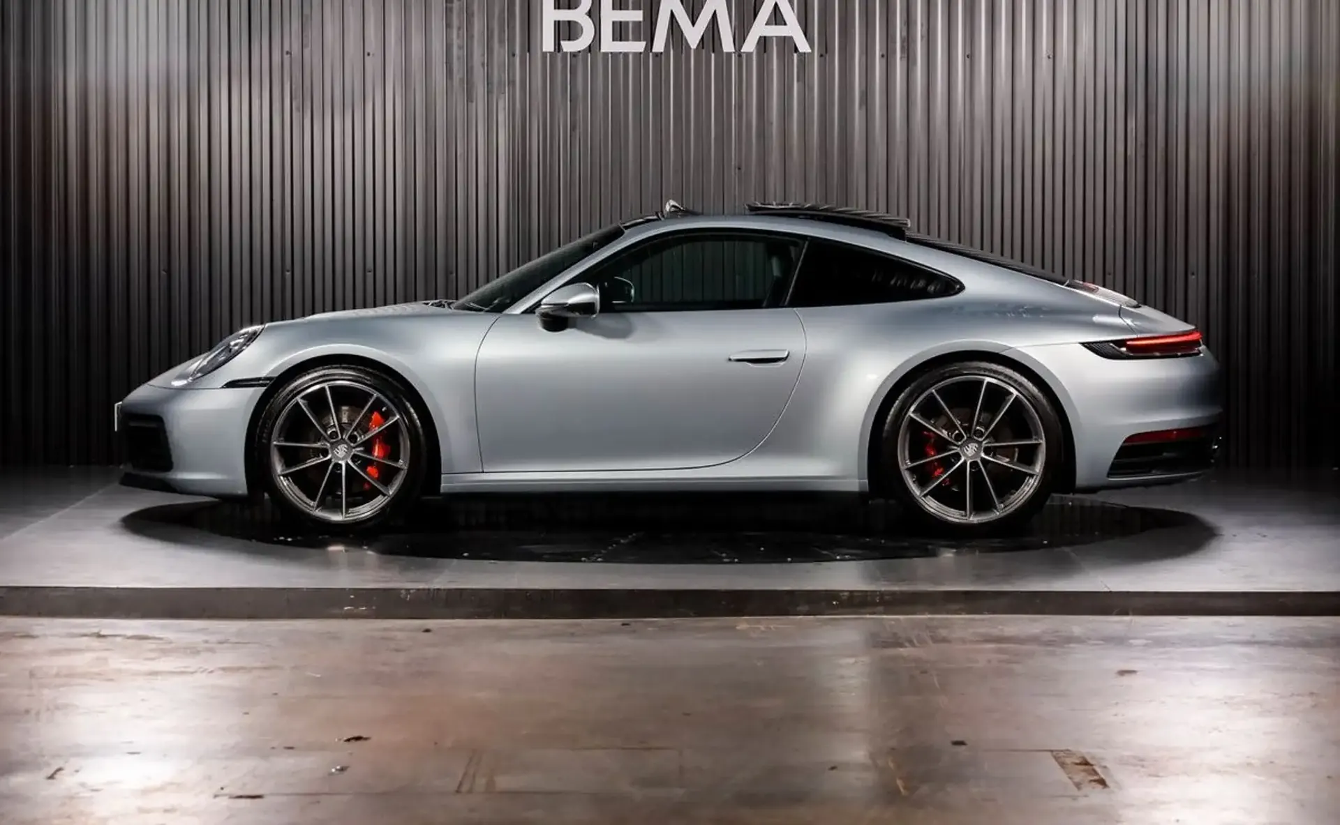 Porsche 992 — photo 4